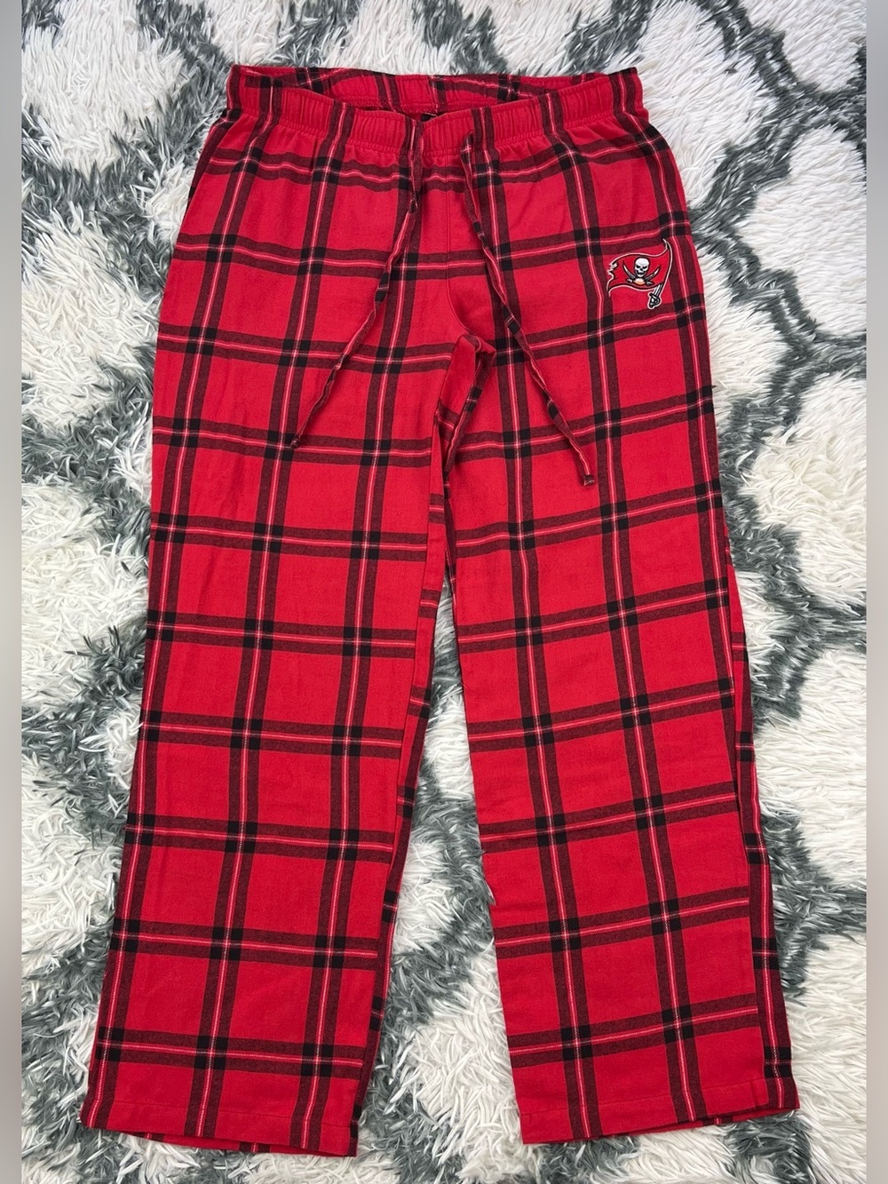 NFL Team Apparel Women’s Red Black Plaid Tampa Bay Buccaneers Pajama Pants M